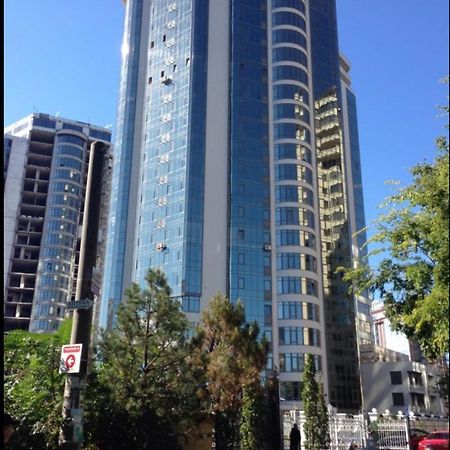 Arcadia- Gagarin Plaza 5/2 Lägenhet Odessa Exteriör bild